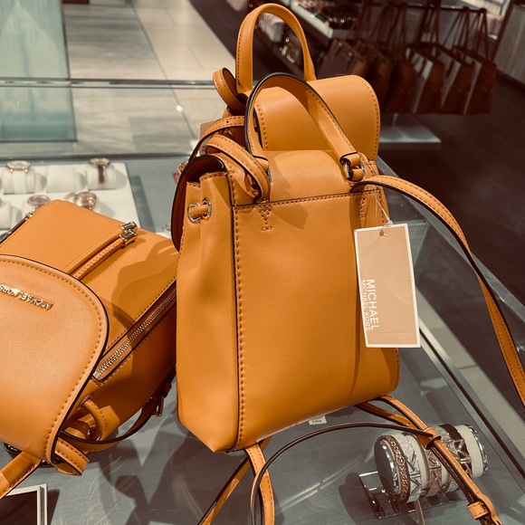 Michael Kors Backpack Bag Phoebe XS Flap Drawstring Backpack Honeycomb New - Picture 6 of 16